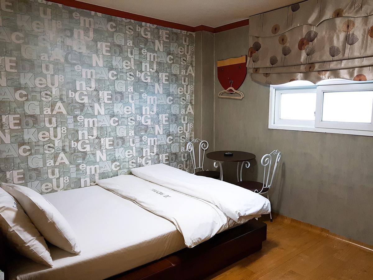 Gumi A Motel Eksteriør bilde