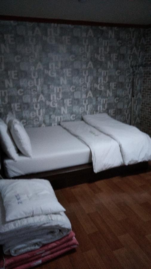 Gumi A Motel Eksteriør bilde